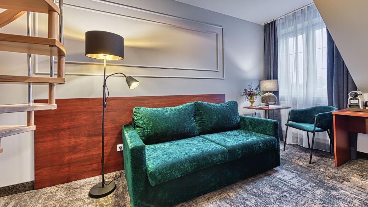 St Lukas Medical & 4*